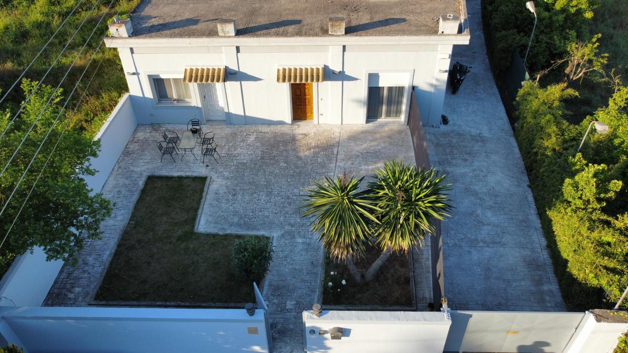 Villa Intemella Kompitsion Exterior photo